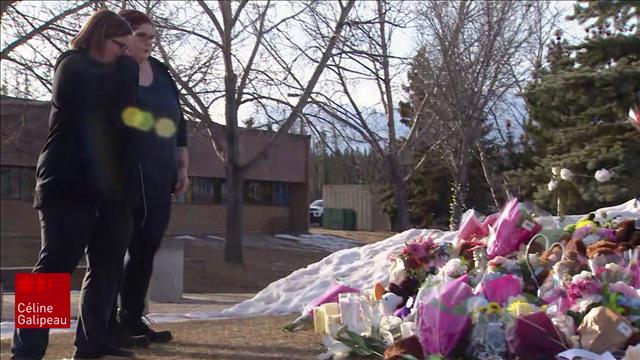 Comment la communauté de Tumbler Ridge vit-elle son deuil?