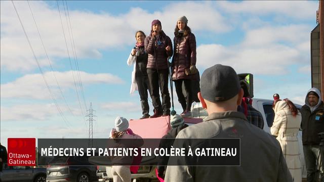 Manifestation contre la loi 2 : « Avant que le bateau coule, on veut ...