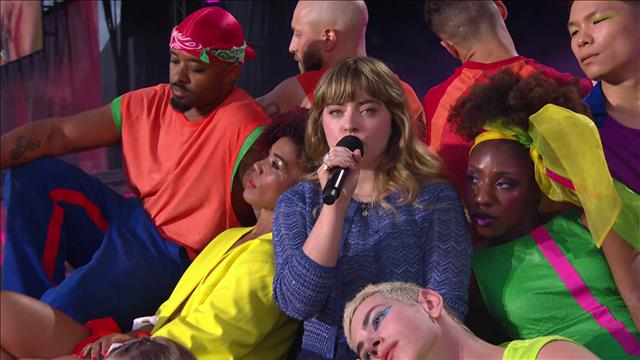 Billie du Page chante Fake Friends