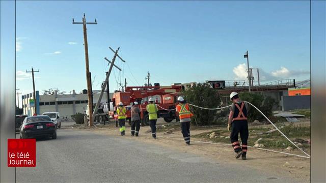 Des monteurs de lignes acadiens aident à rebrancher la Jamaïque